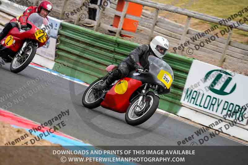 Vintage motorcycle club;eventdigitalimages;mallory park;mallory park trackday photographs;no limits trackdays;peter wileman photography;trackday digital images;trackday photos;vmcc festival 1000 bikes photographs